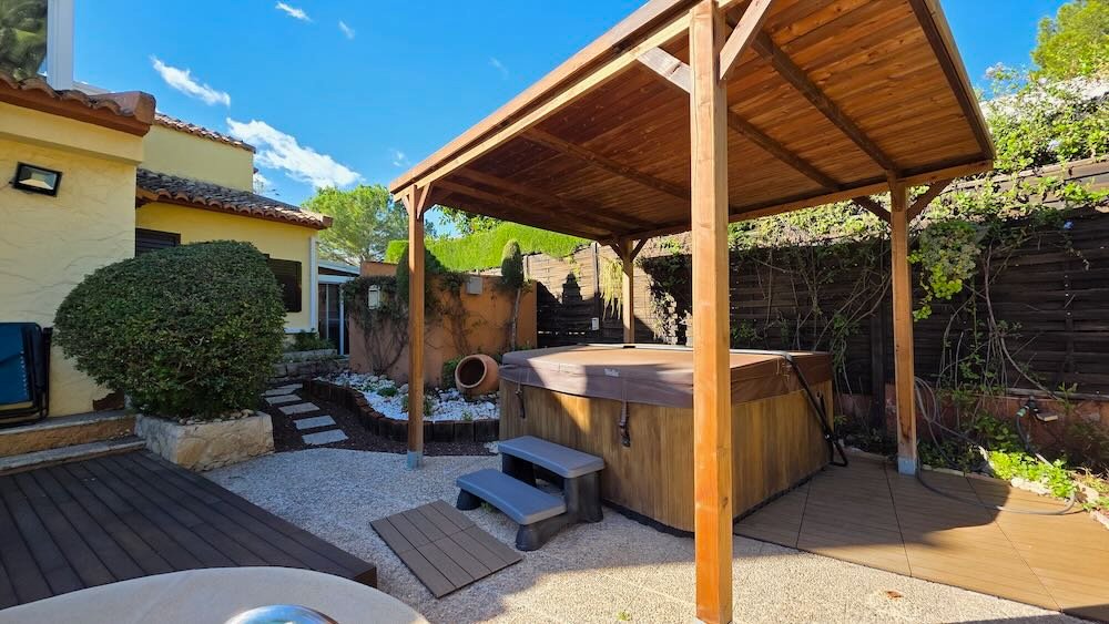 Property 2438 - Image 25